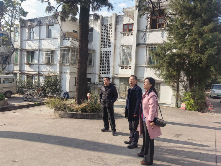 2026.01.15胡校长进行安全检查