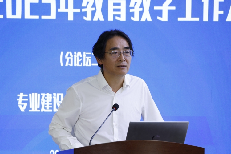 费凌 (1) 费凌 (1)